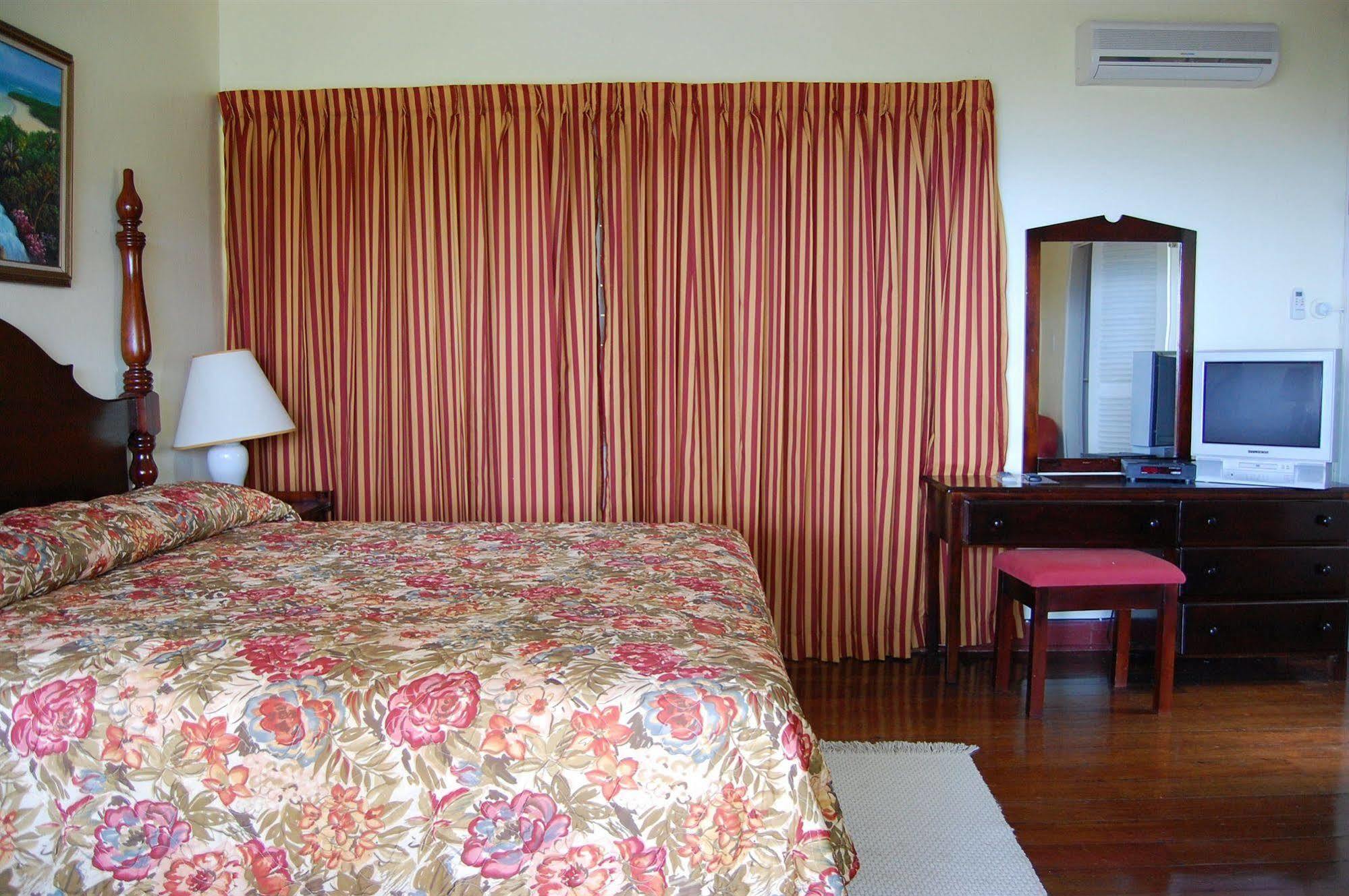 Inn At Shaw Park Gardens & Waterfalls โอโชรีโอส ภายนอก รูปภาพ